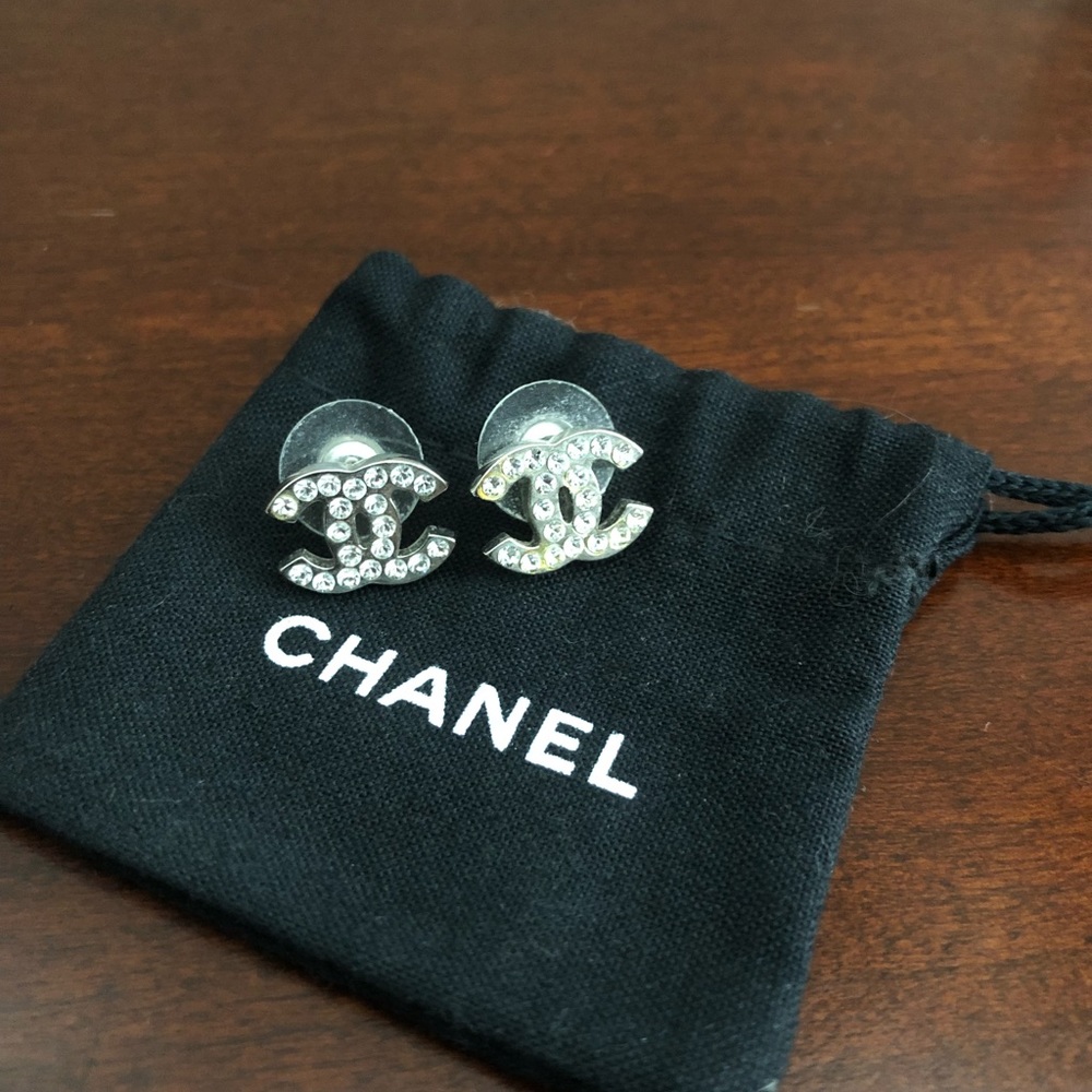 AUTHENTIC CHANEL CC Swarovski Crystal earrings